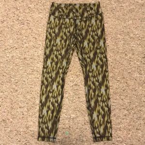 Reposh lululemon leggings.